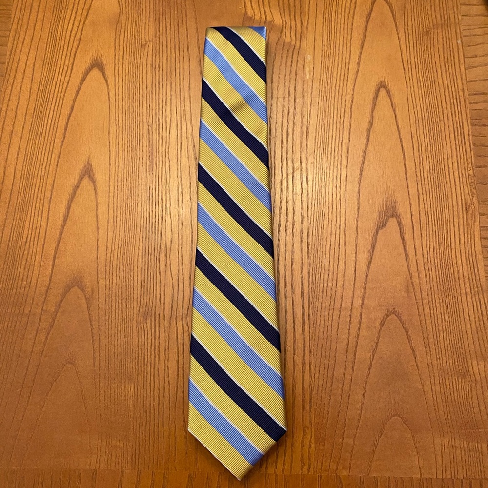 Boy’s Class Club Gold Label 100% Silk Tie.  Color - Gold, Navy & Light Blue.